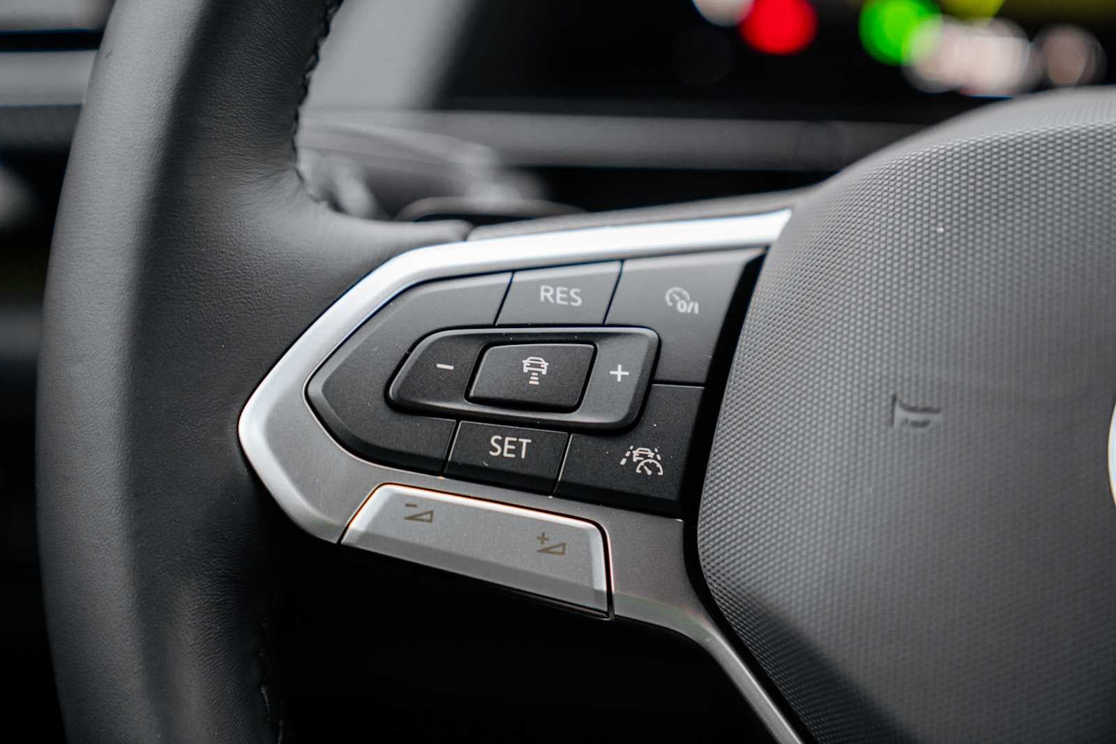 2026 Volkswagen Atlas Cross Sport 2.0T SEL Premium R-Line 4MOTION