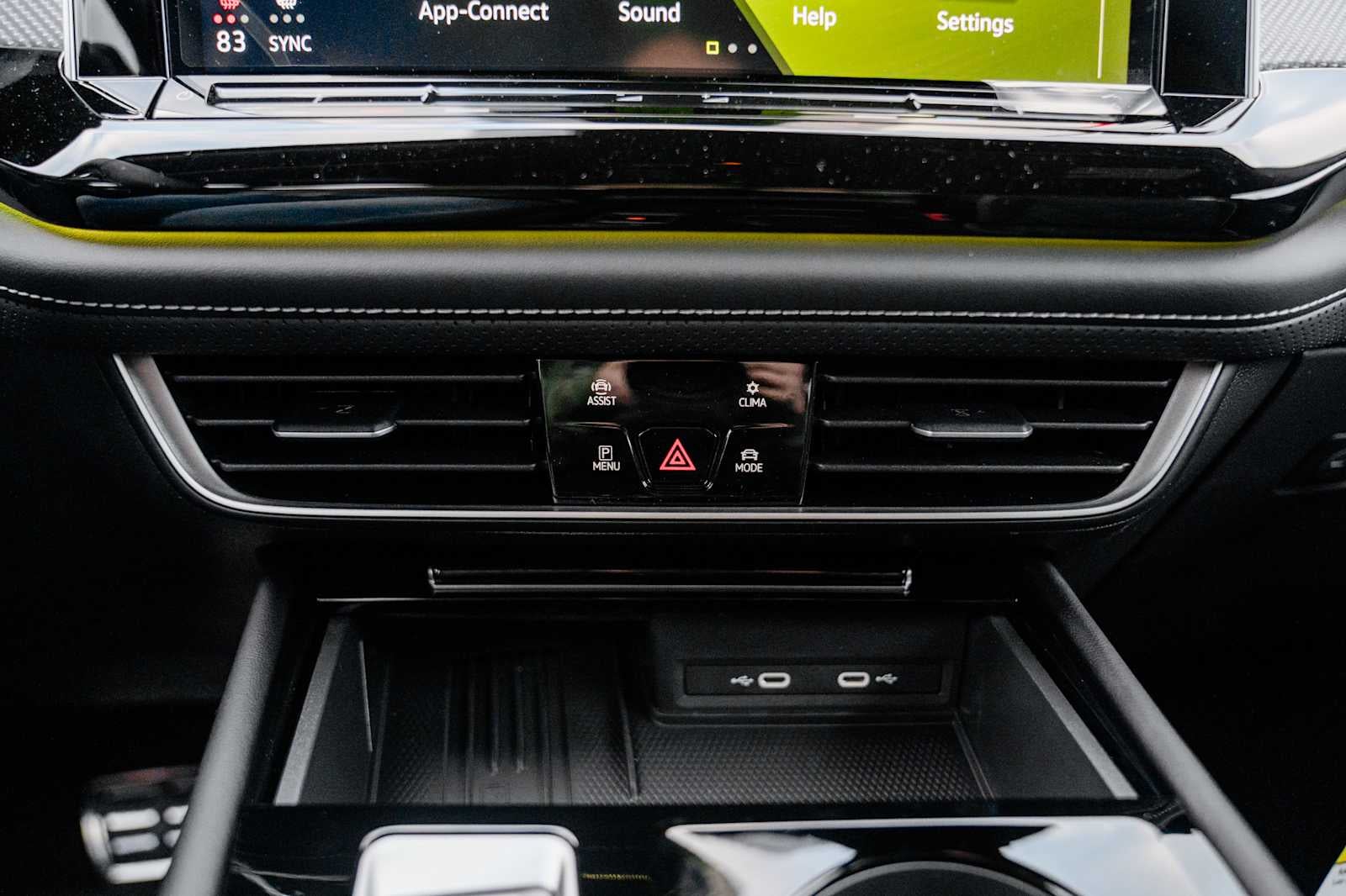 2026 Volkswagen Atlas Cross Sport 2.0T SEL Premium R-Line 4MOTION