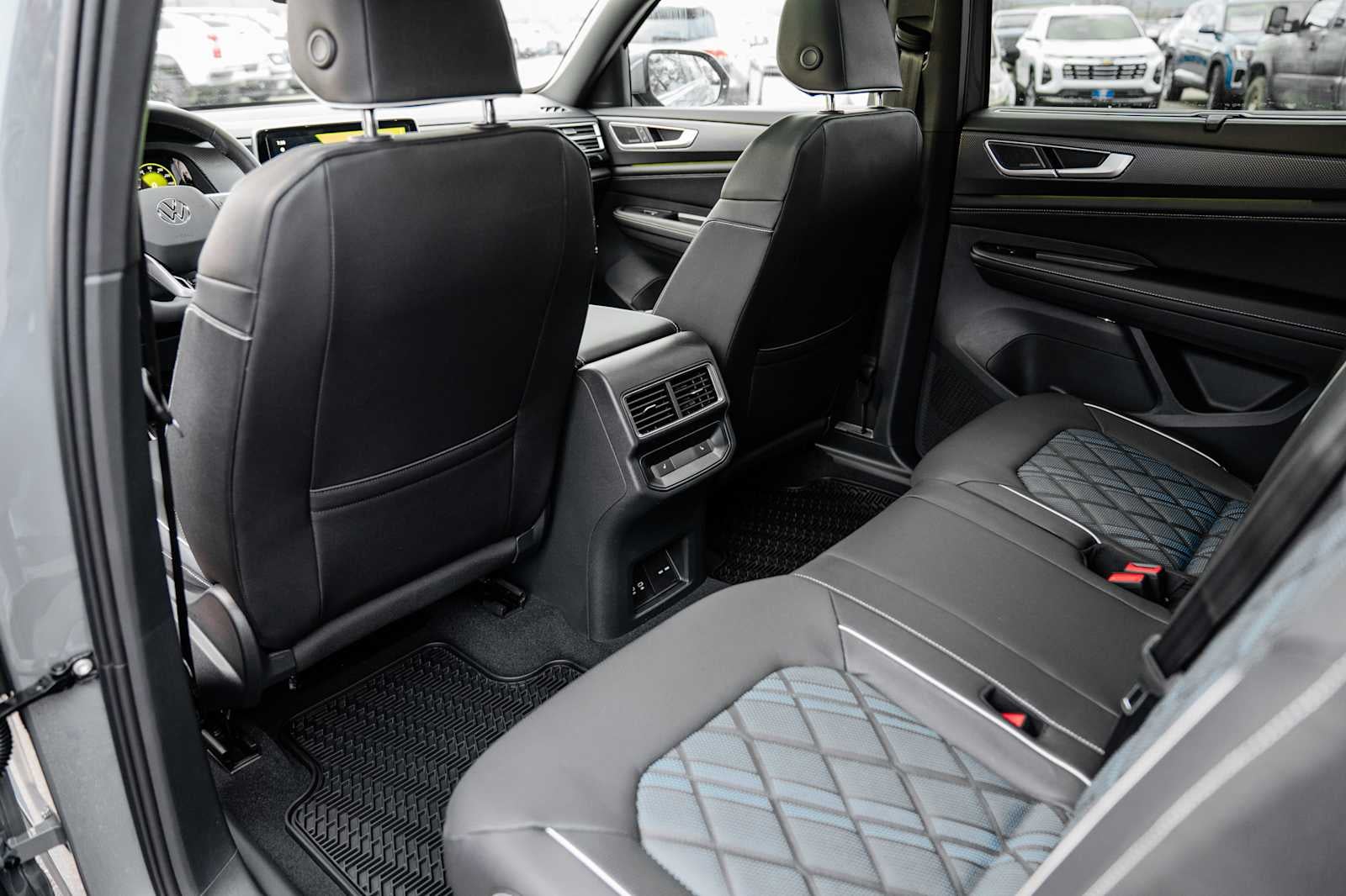 2026 Volkswagen Atlas Cross Sport 2.0T SEL Premium R-Line 4MOTION