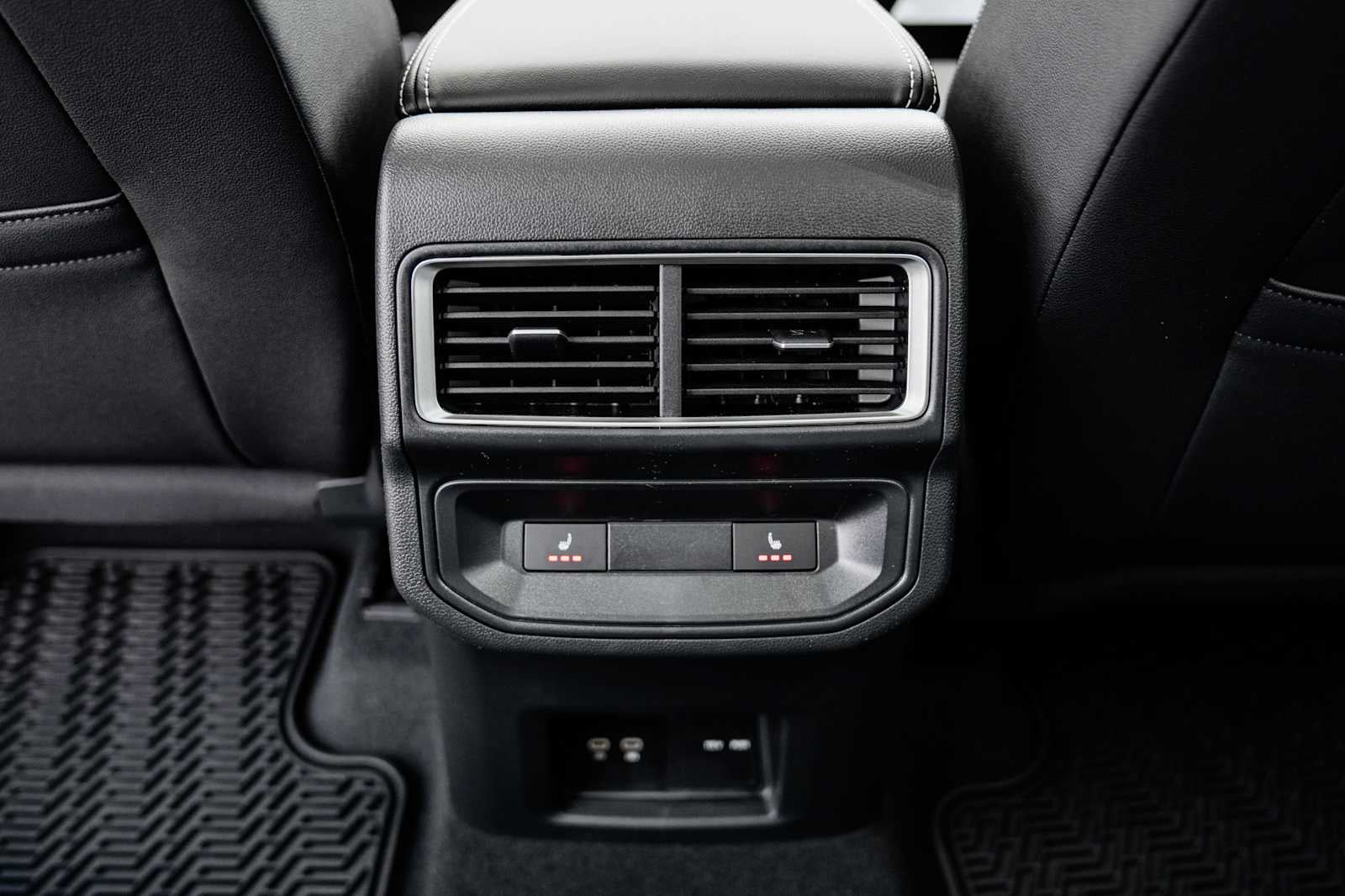 2026 Volkswagen Atlas Cross Sport 2.0T SEL Premium R-Line 4MOTION