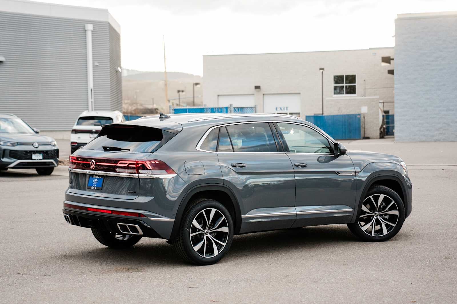2026 Volkswagen Atlas Cross Sport 2.0T SEL Premium R-Line 4MOTION
