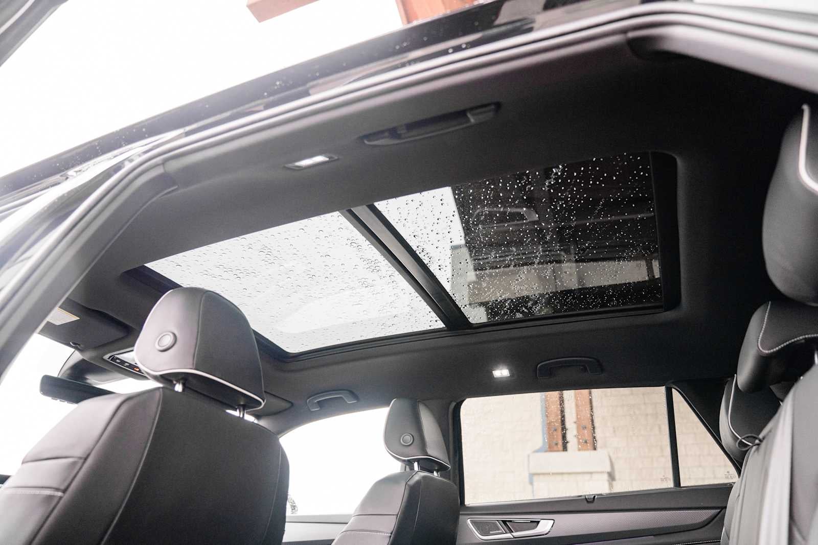 2026 Volkswagen Atlas Cross Sport 2.0T SEL Premium R-Line 4MOTION