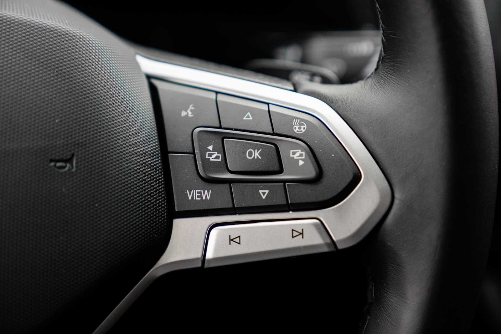 2026 Volkswagen Atlas Cross Sport 2.0T SEL Premium R-Line 4MOTION