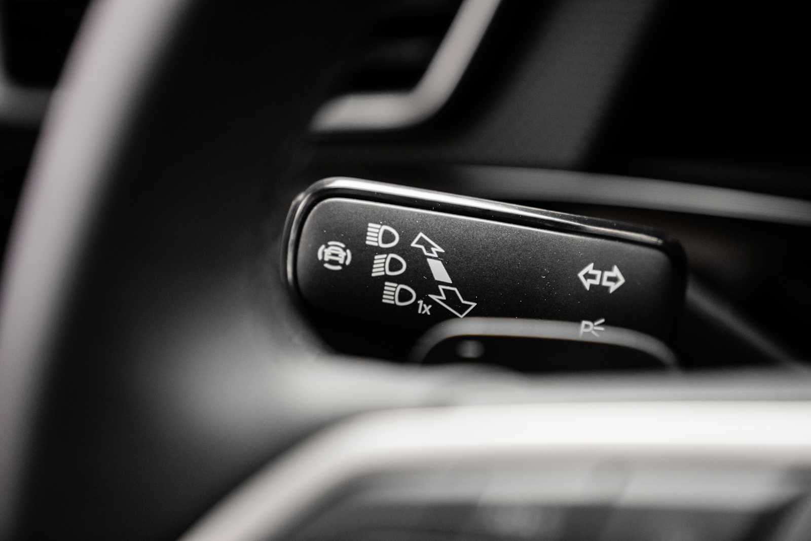 2026 Volkswagen Atlas Cross Sport 2.0T SEL Premium R-Line 4MOTION