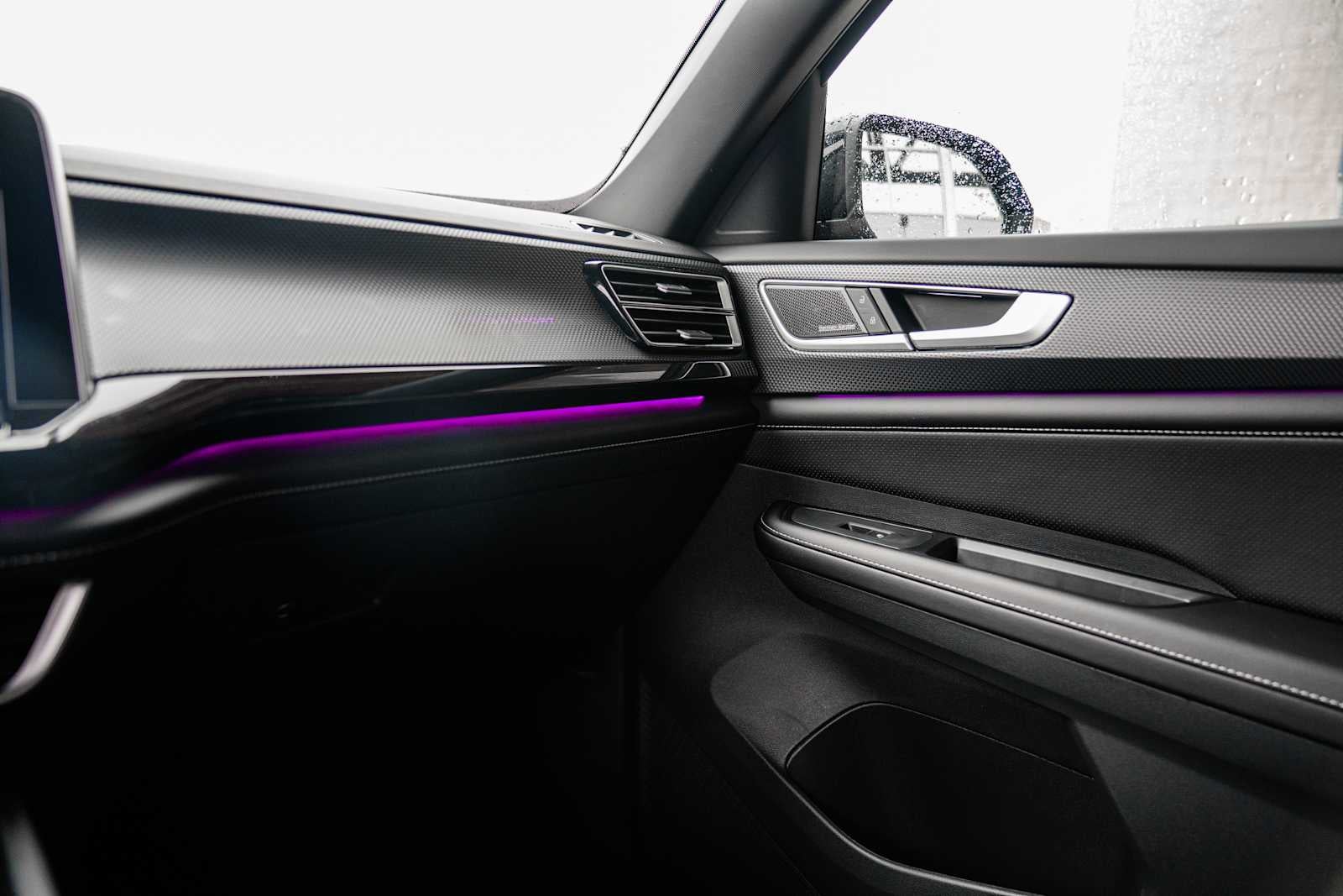 2026 Volkswagen Atlas Cross Sport 2.0T SEL Premium R-Line 4MOTION