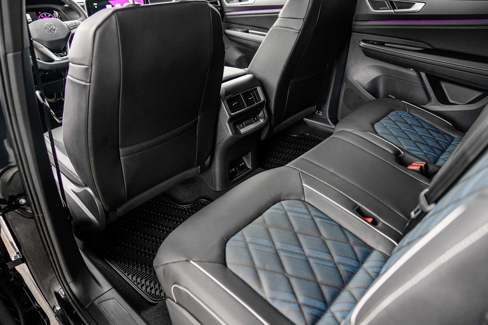 2026 Volkswagen Atlas Cross Sport 2.0T SEL Premium R-Line 4MOTION