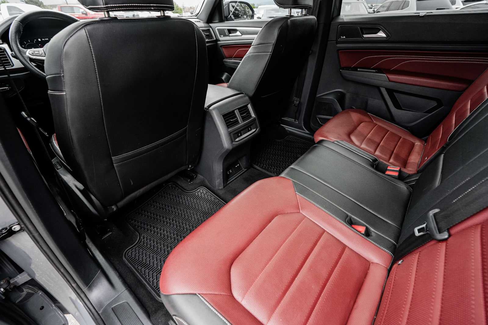 2023 Volkswagen Atlas Cross Sport 3.6L V6 SEL Premium R-Line