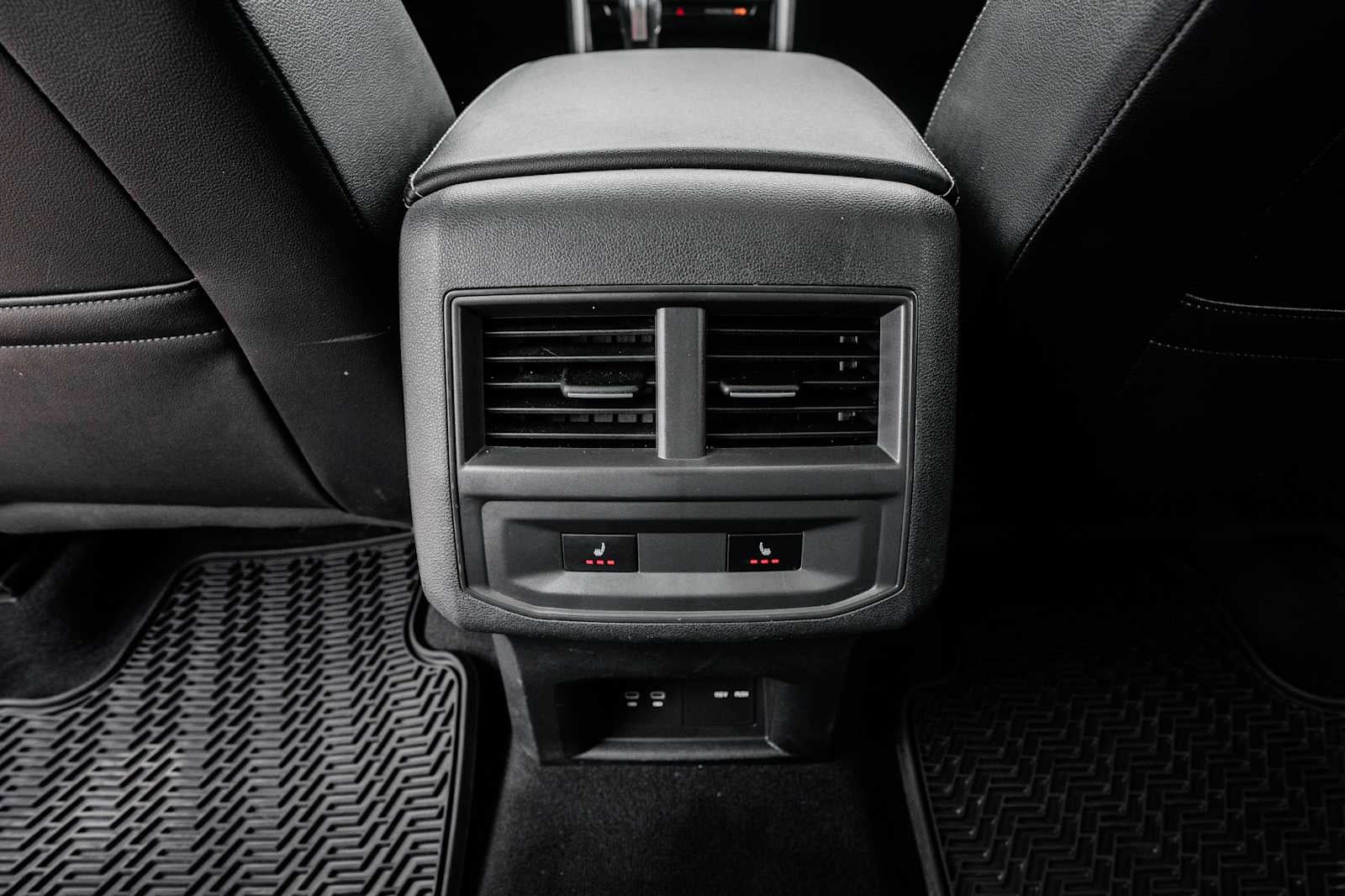 2023 Volkswagen Atlas Cross Sport 3.6L V6 SEL Premium R-Line