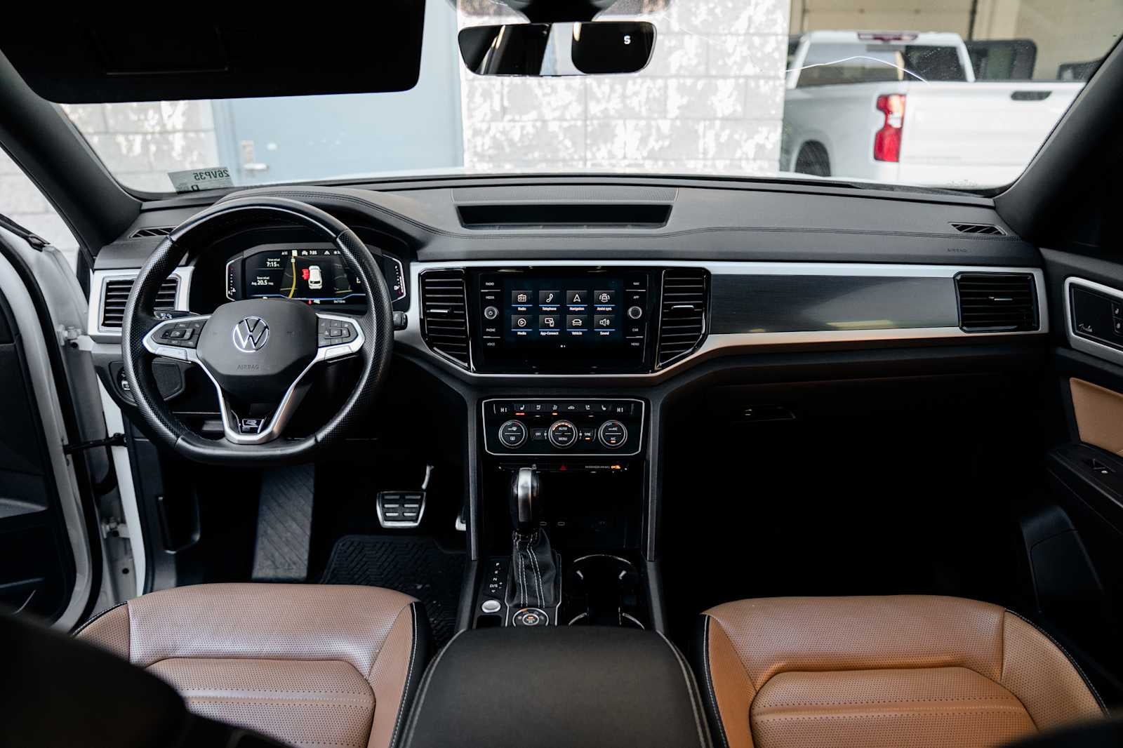 2023 Volkswagen Atlas Cross Sport 3.6L V6 SEL Premium R-Line