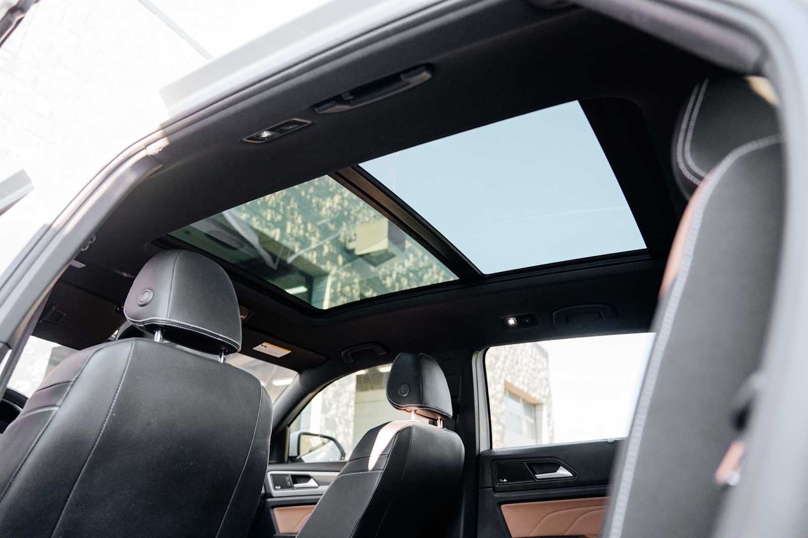 2023 Volkswagen Atlas Cross Sport 3.6L V6 SEL Premium R-Line