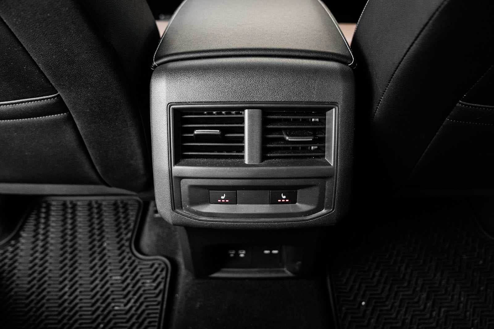 2023 Volkswagen Atlas Cross Sport 3.6L V6 SEL Premium R-Line