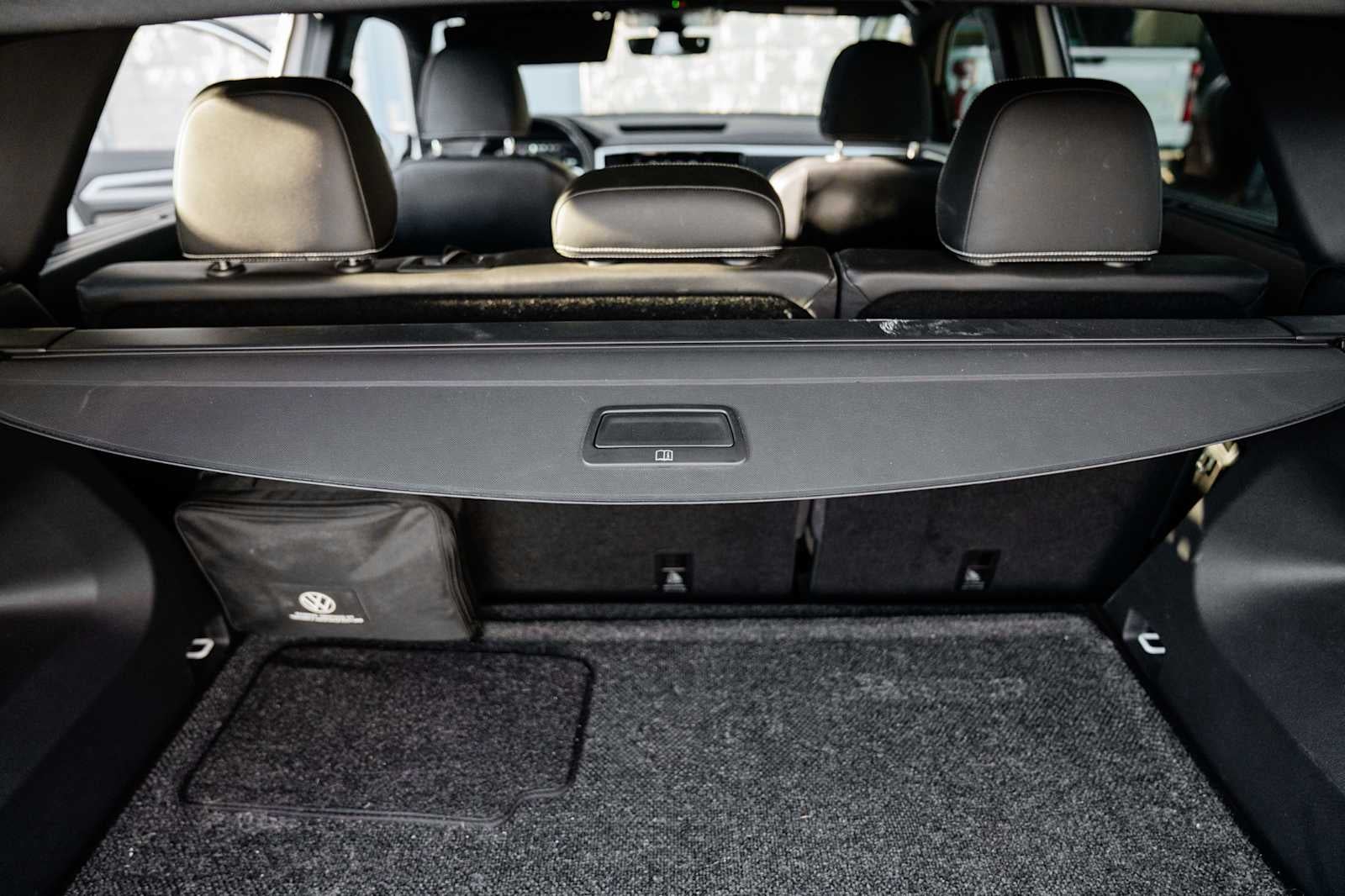 2023 Volkswagen Atlas Cross Sport 3.6L V6 SEL Premium R-Line