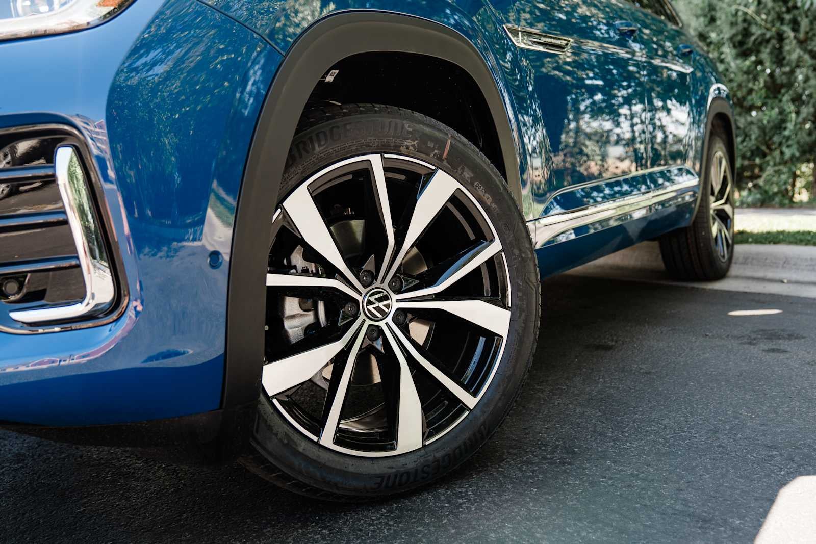 2025 Volkswagen Atlas Cross Sport 2.0T SEL Premium R-Line