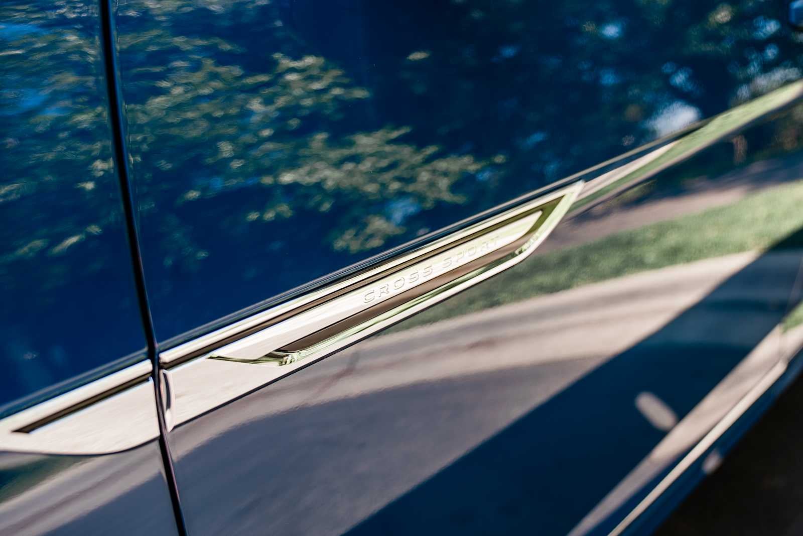 2025 Volkswagen Atlas Cross Sport 2.0T SEL Premium R-Line