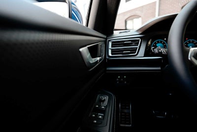 2025 Volkswagen Atlas Cross Sport 2.0T SEL Premium R-Line