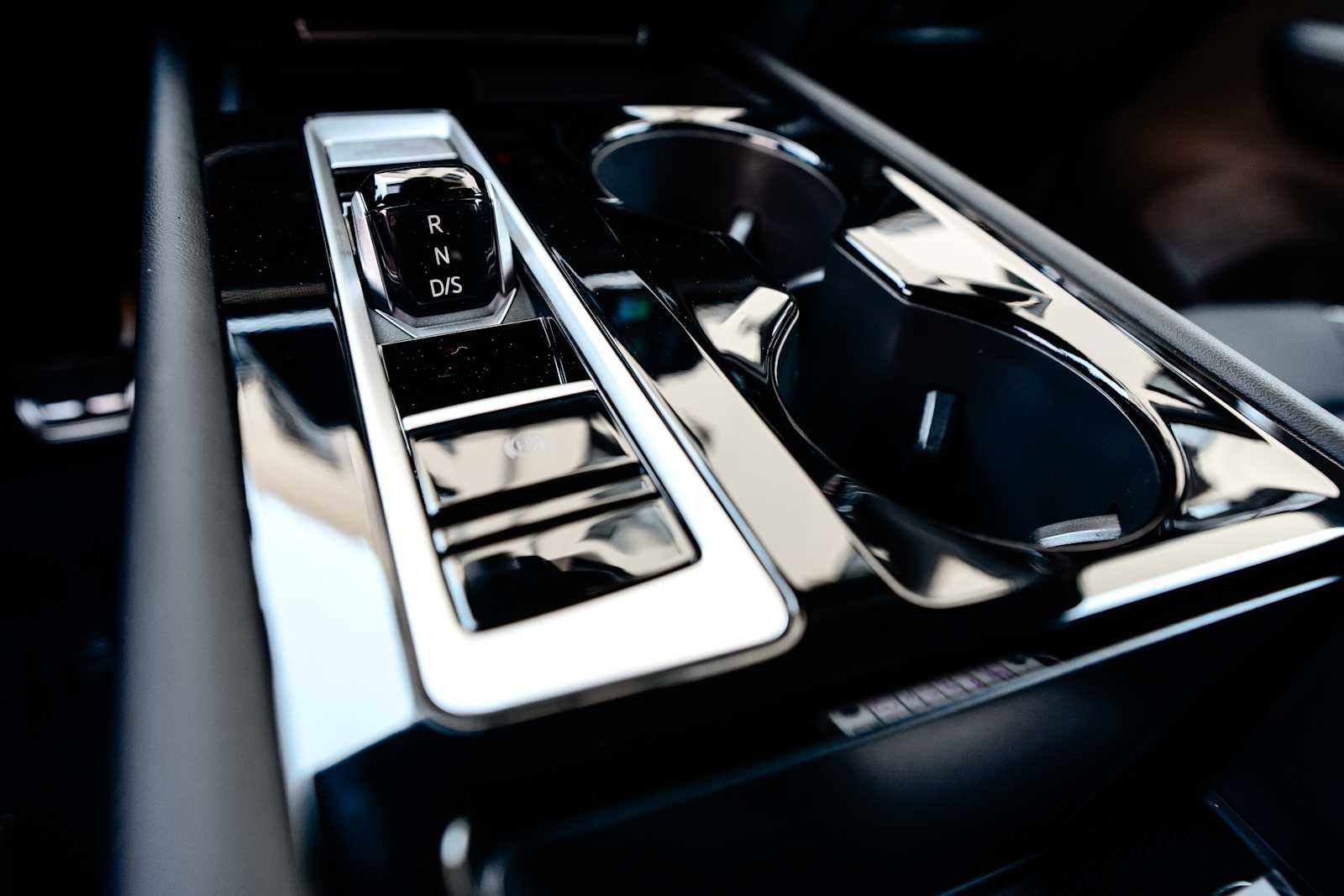 2025 Volkswagen Atlas Cross Sport 2.0T SEL Premium R-Line