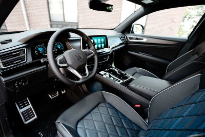 2025 Volkswagen Atlas Cross Sport 2.0T SEL Premium R-Line