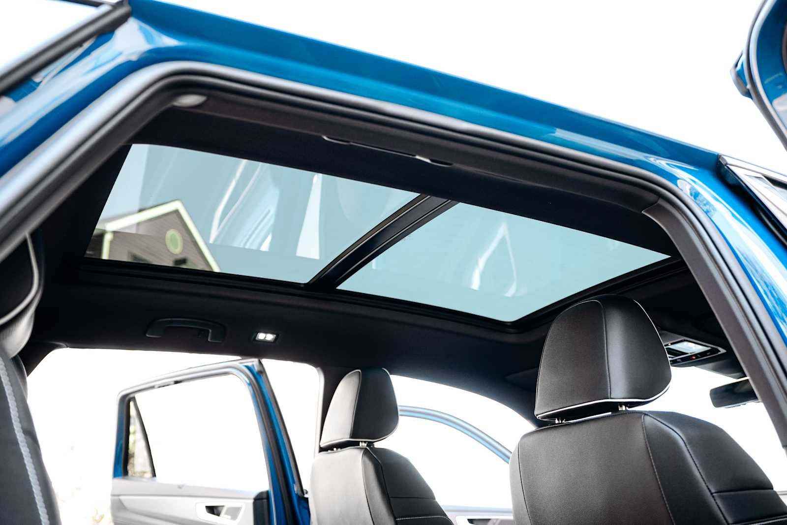 2025 Volkswagen Atlas Cross Sport 2.0T SEL Premium R-Line