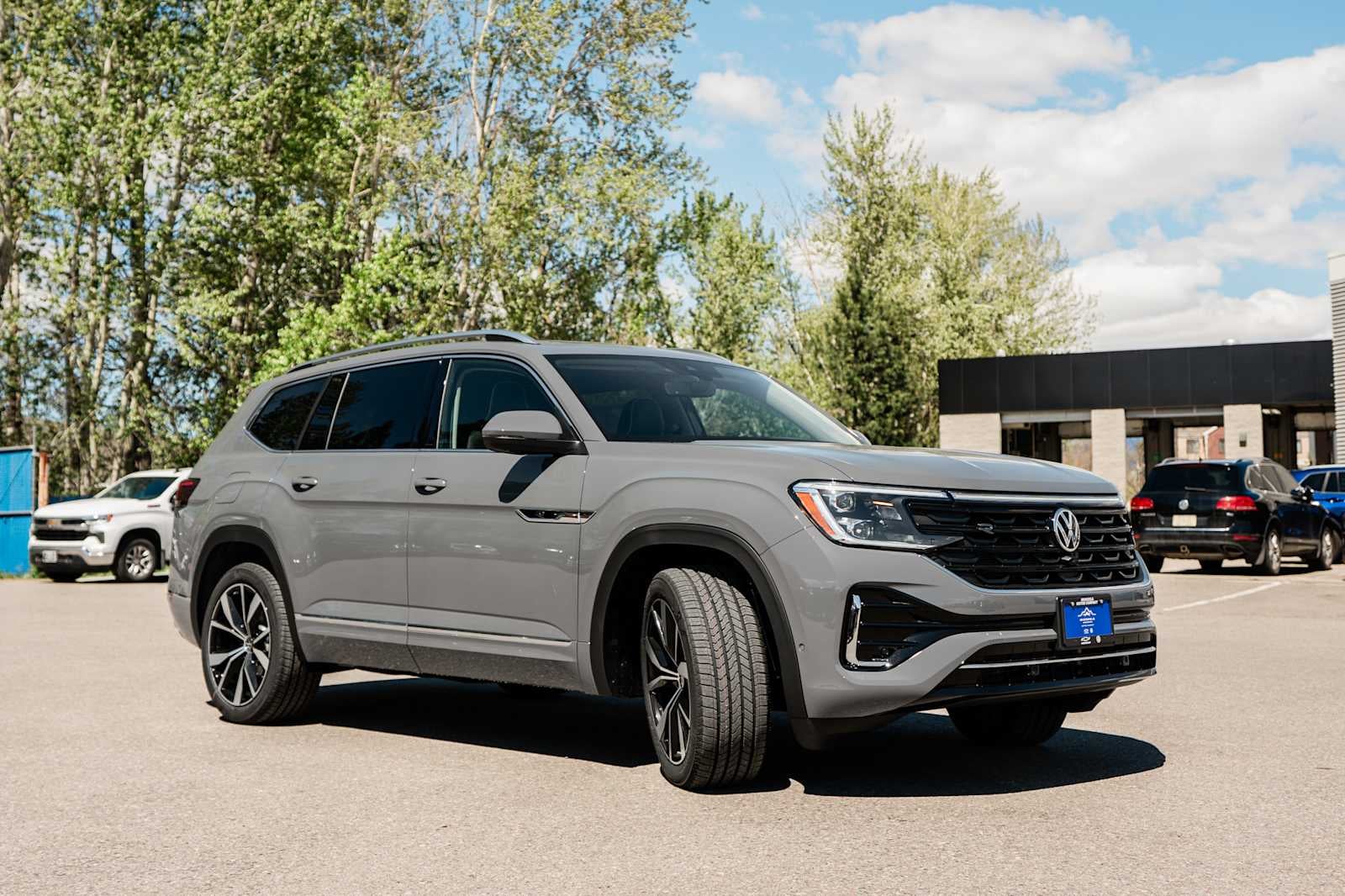 2026 Volkswagen Atlas 2.0T SEL Premium R-Line