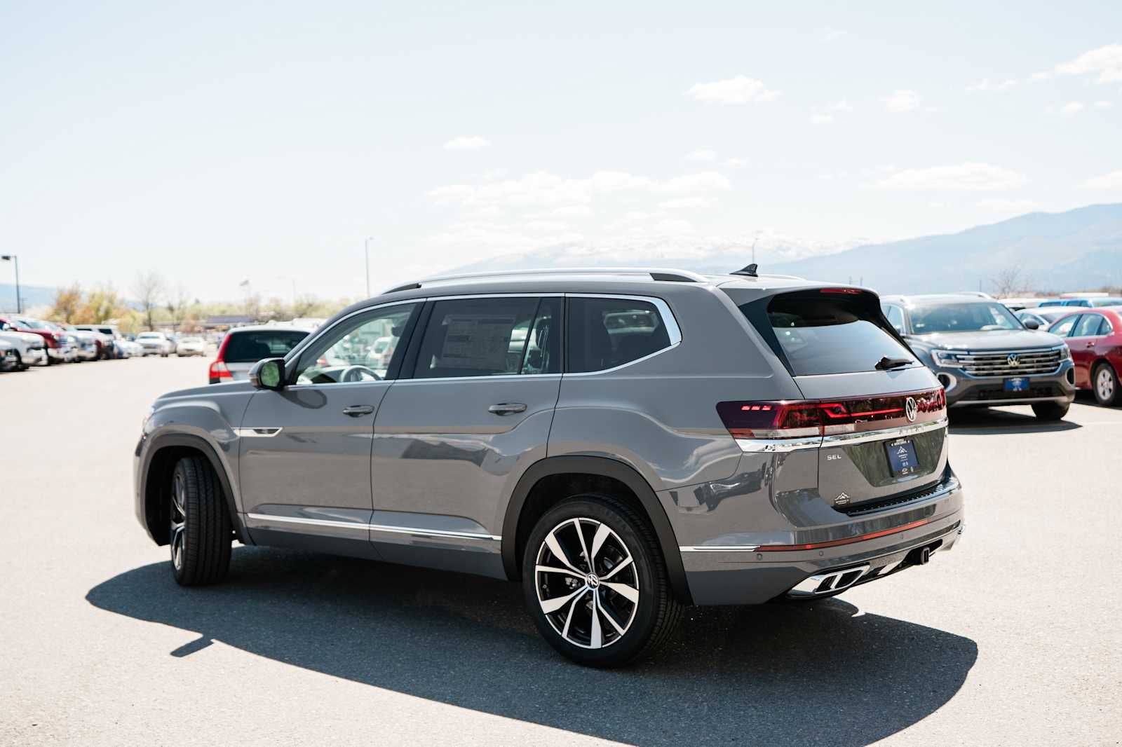 2026 Volkswagen Atlas 2.0T SEL Premium R-Line