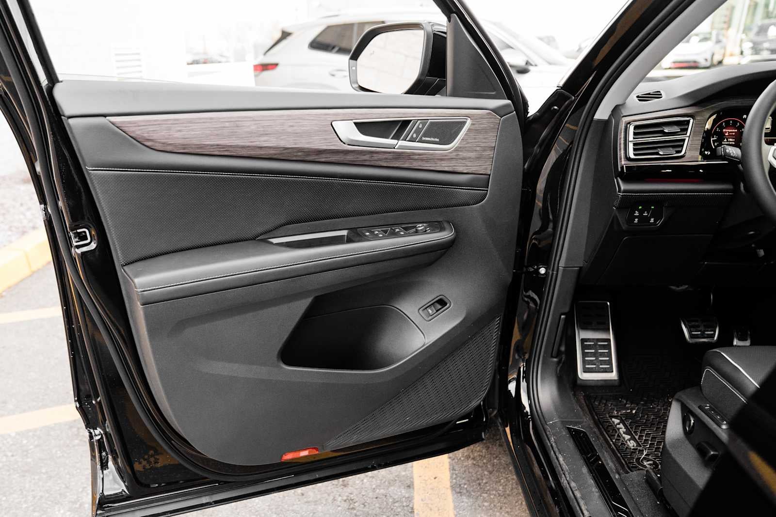 2026 Volkswagen Atlas 2.0T SEL Premium R-Line 4MOTION