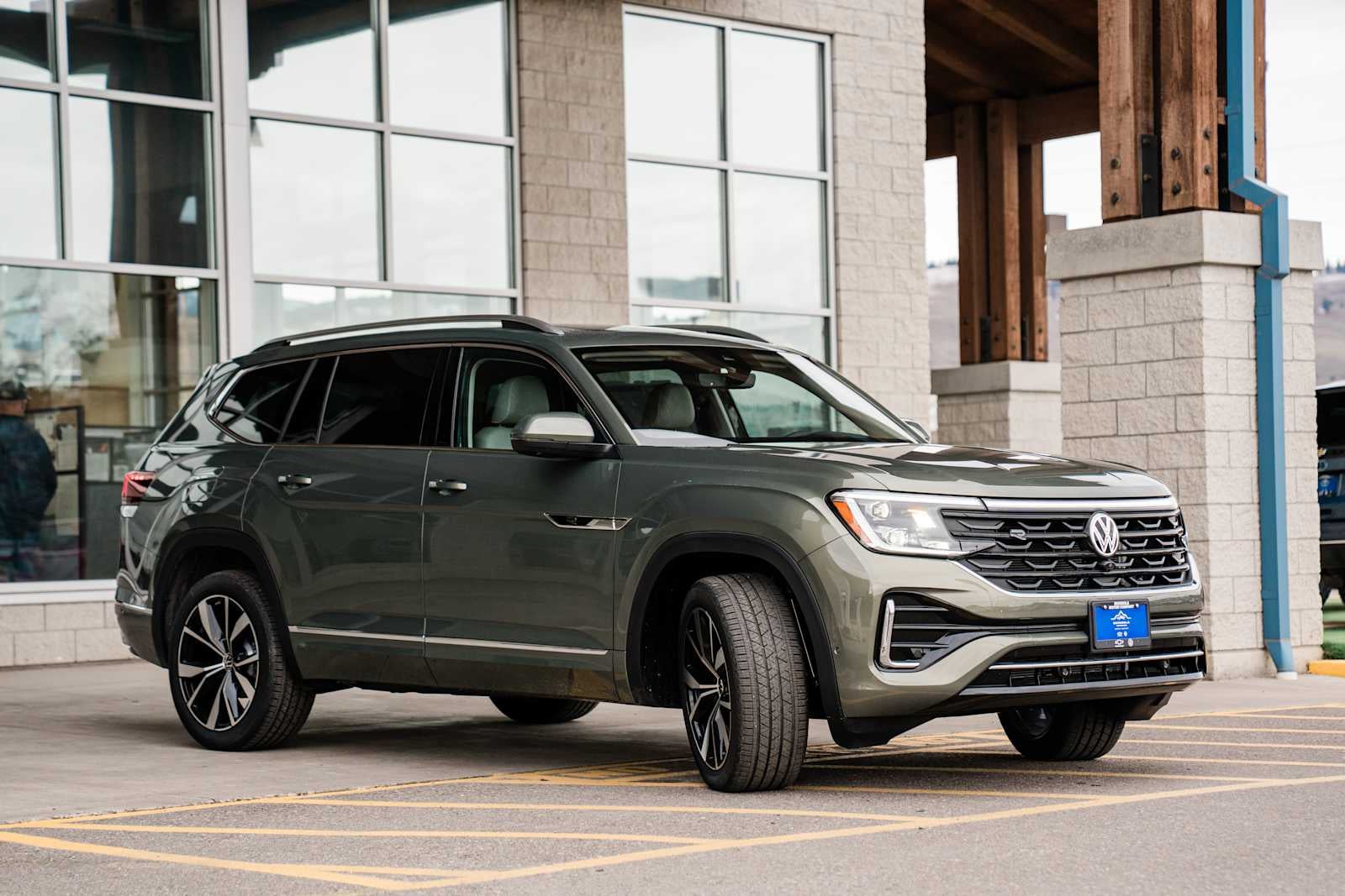 2026 Volkswagen Atlas 2.0T SEL Premium R-Line