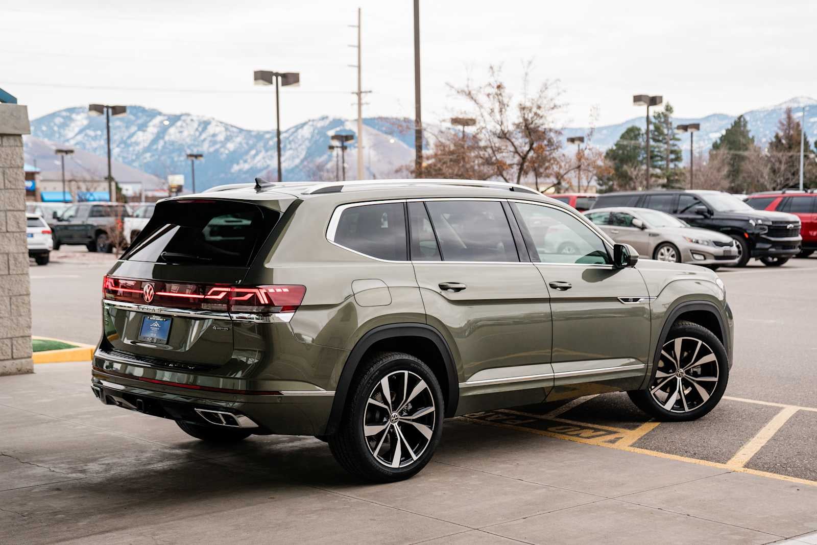 2026 Volkswagen Atlas 2.0T SEL Premium R-Line