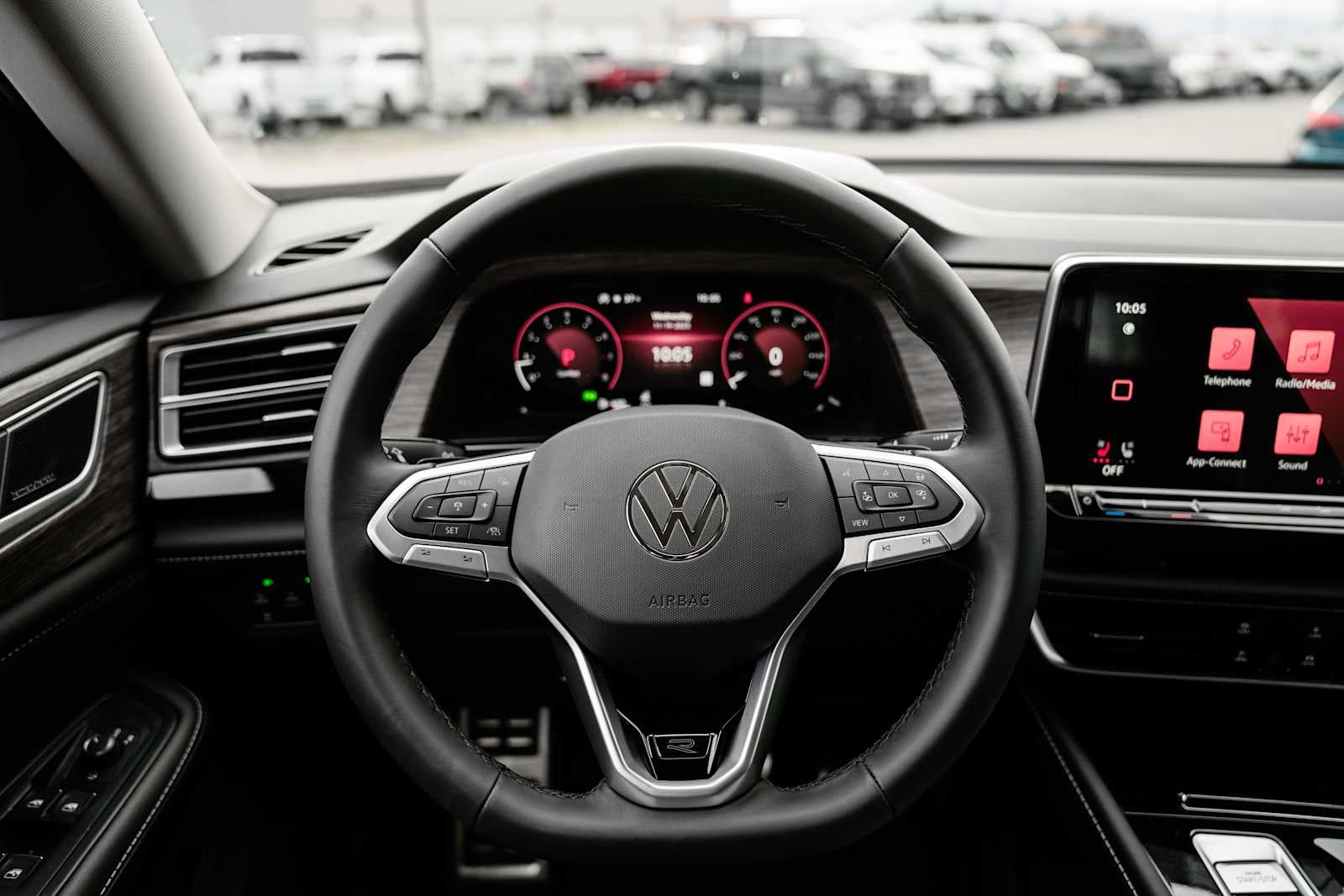 2026 Volkswagen Atlas 2.0T SEL Premium R-Line