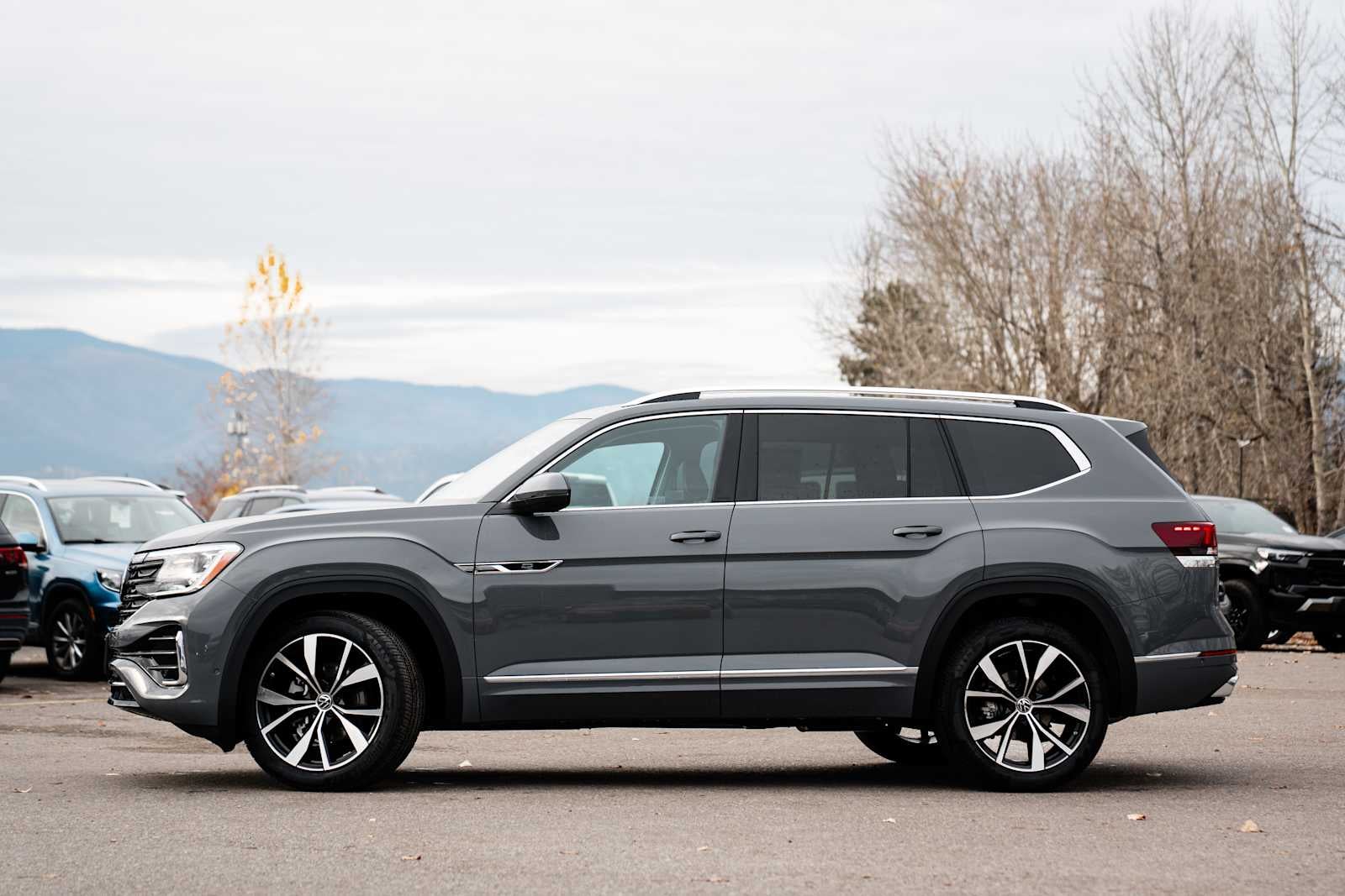 2026 Volkswagen Atlas 2.0T SEL Premium R-Line