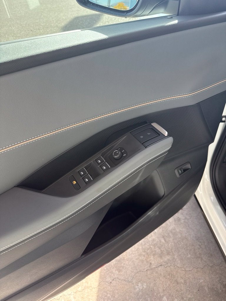 2027 Volkswagen Atlas SE w/Technology