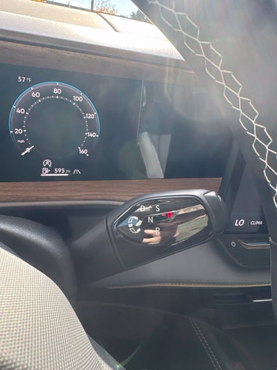 2027 Volkswagen Atlas SE w/Technology