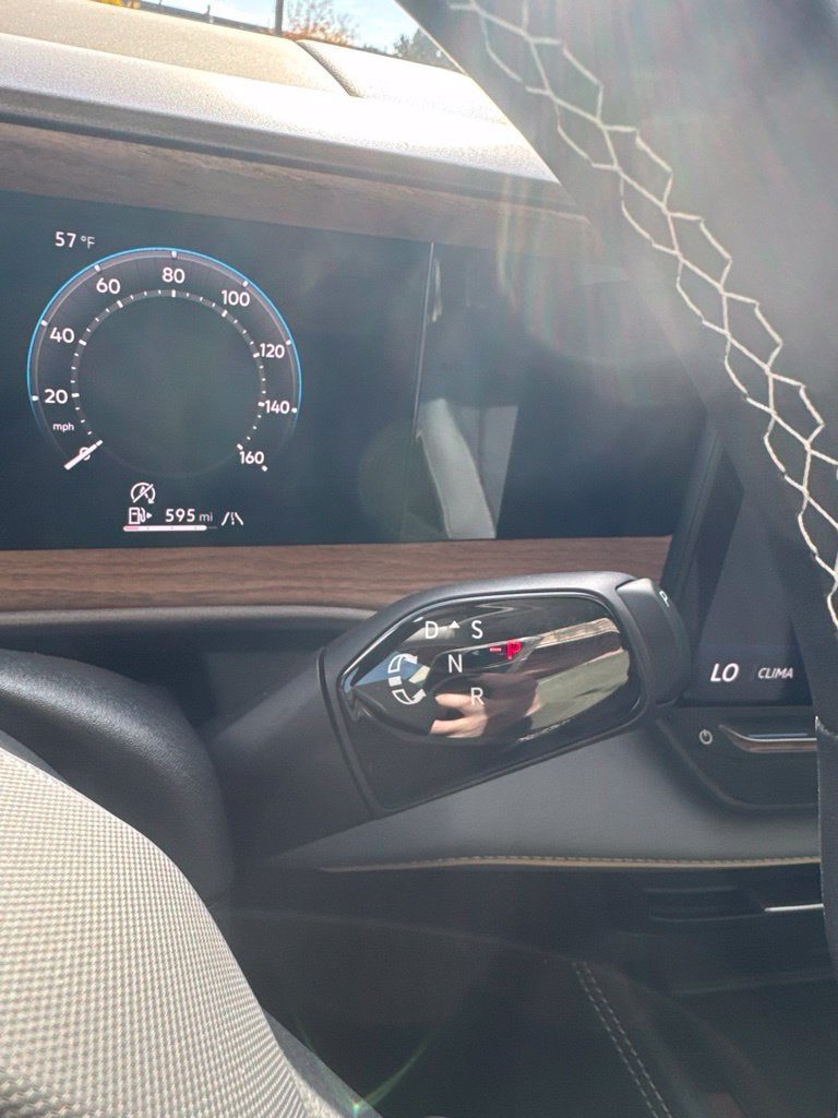 2027 Volkswagen Atlas SE w/Technology
