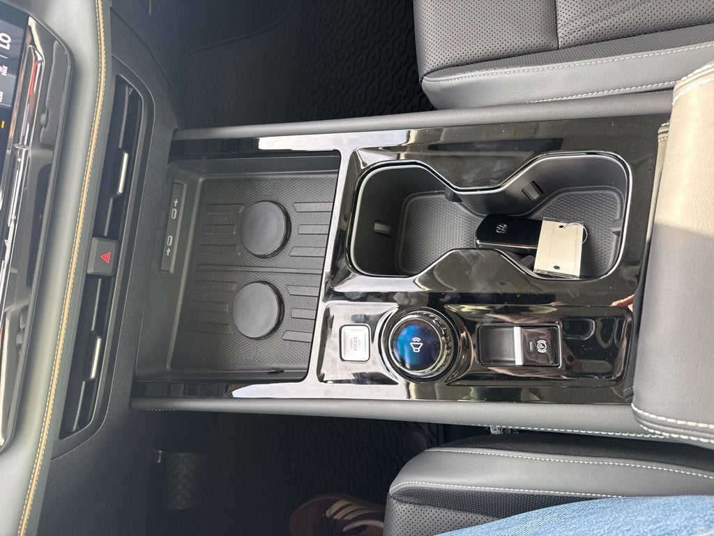 2027 Volkswagen Atlas SE w/Technology