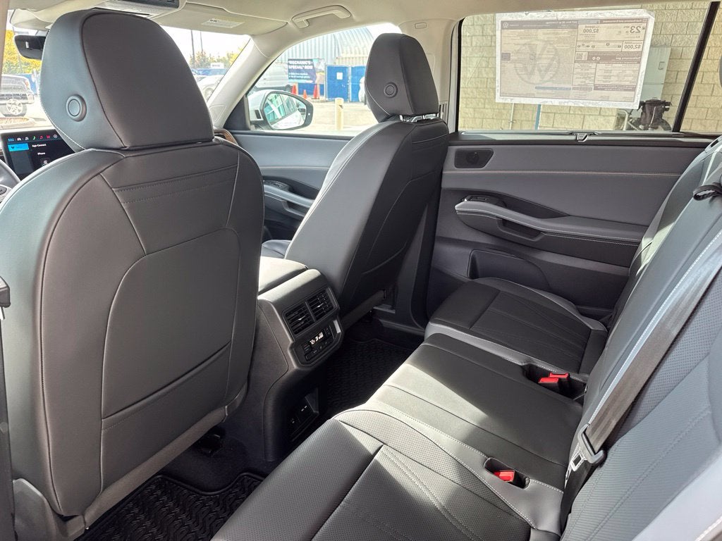 2027 Volkswagen Atlas SE w/Technology