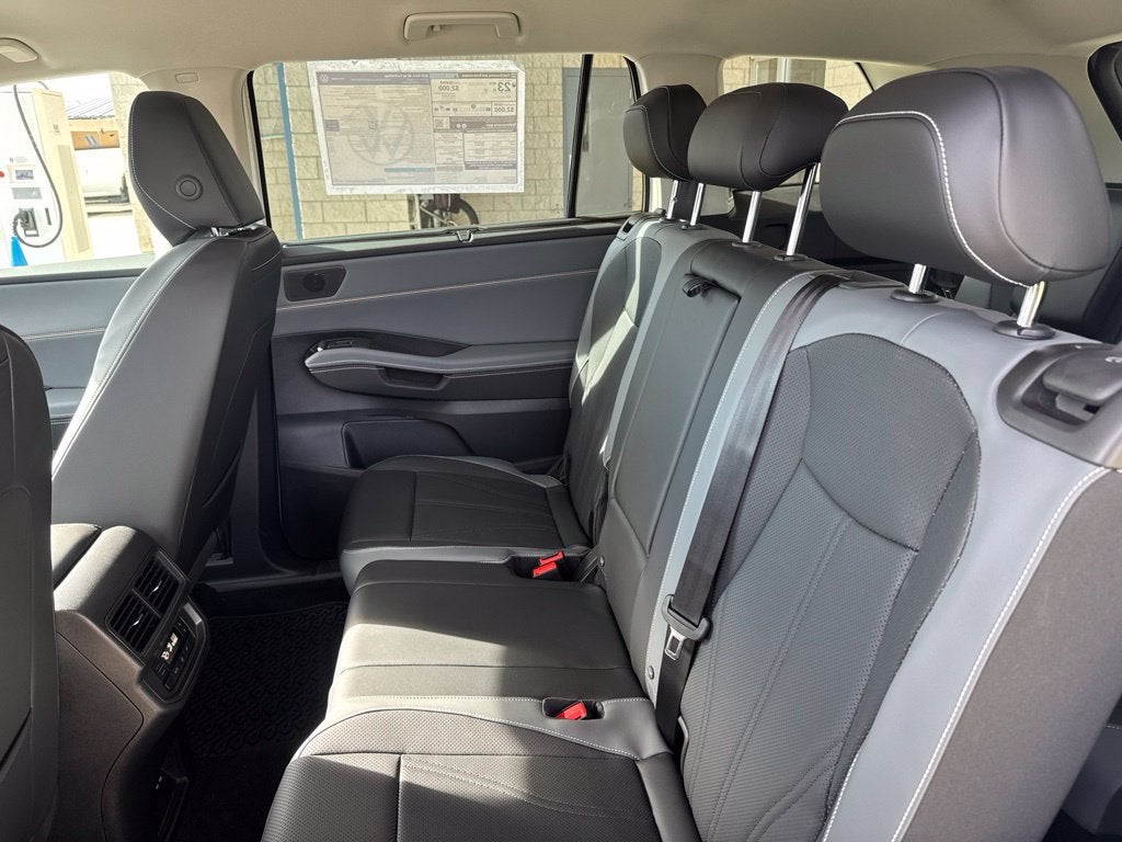 2027 Volkswagen Atlas SE w/Technology