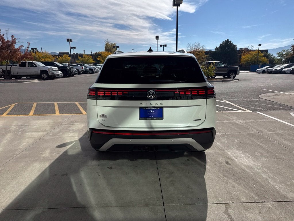 2027 Volkswagen Atlas SE w/Technology