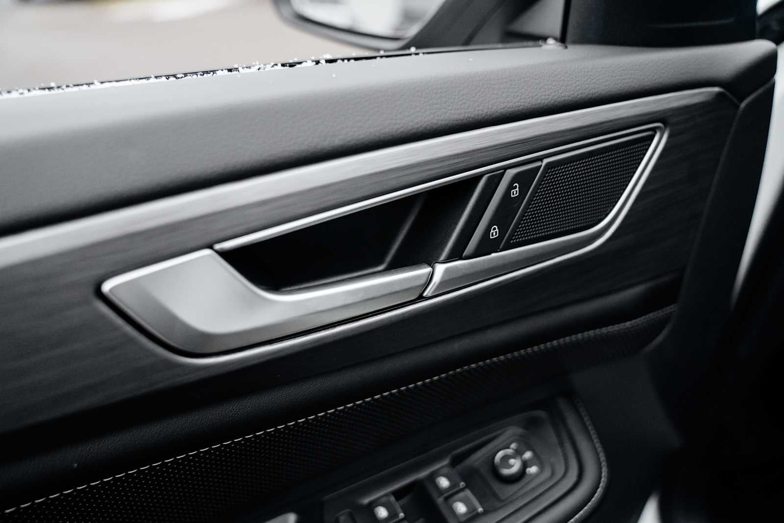 2026 Volkswagen Atlas Cross Sport 2.0T SE w/Tech 4MOTION