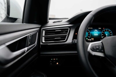 2026 Volkswagen Atlas Cross Sport 2.0T SE w/Tech 4MOTION