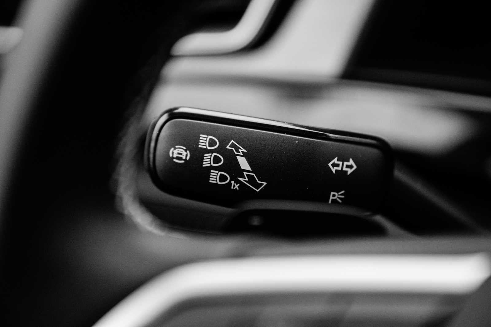 2026 Volkswagen Atlas Cross Sport 2.0T SE w/Tech 4MOTION