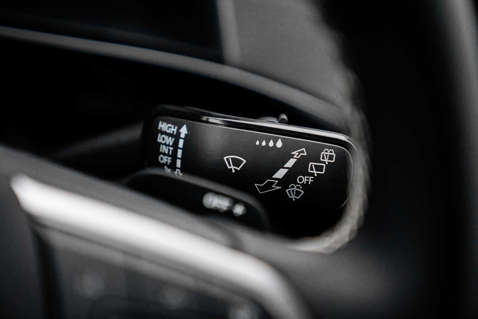 2026 Volkswagen Atlas Cross Sport 2.0T SE w/Tech 4MOTION