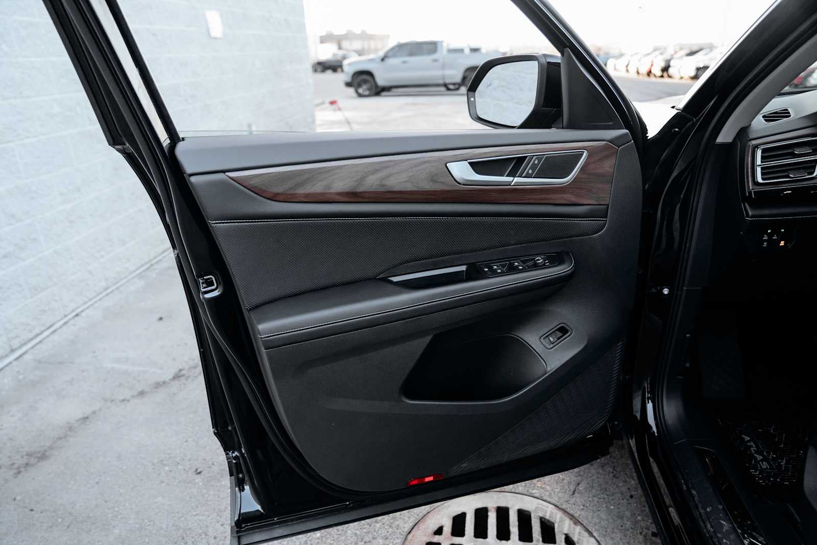 2026 Volkswagen Atlas SE W/ Tech AWD