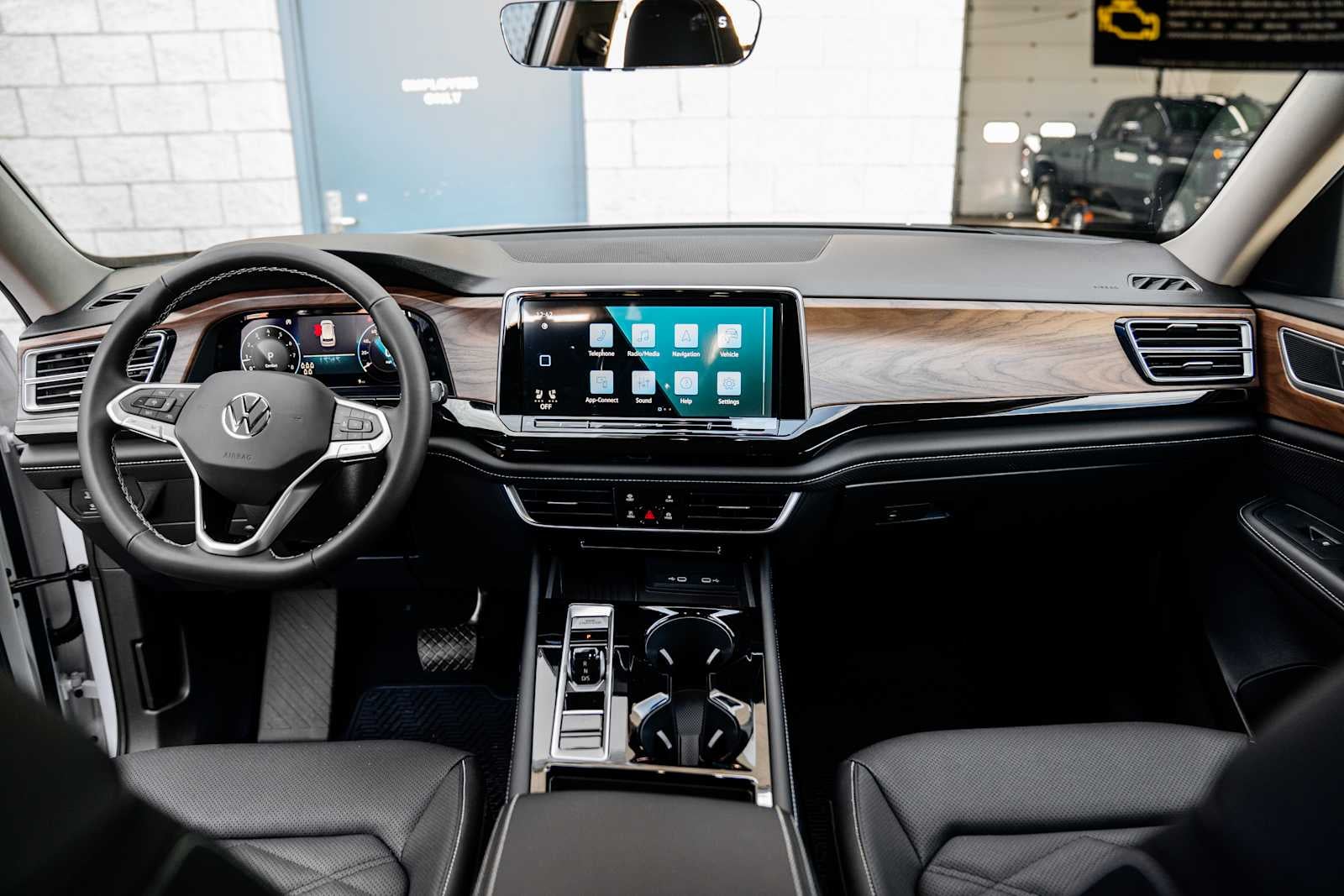 2026 Volkswagen Atlas SE W/ Tech AWD