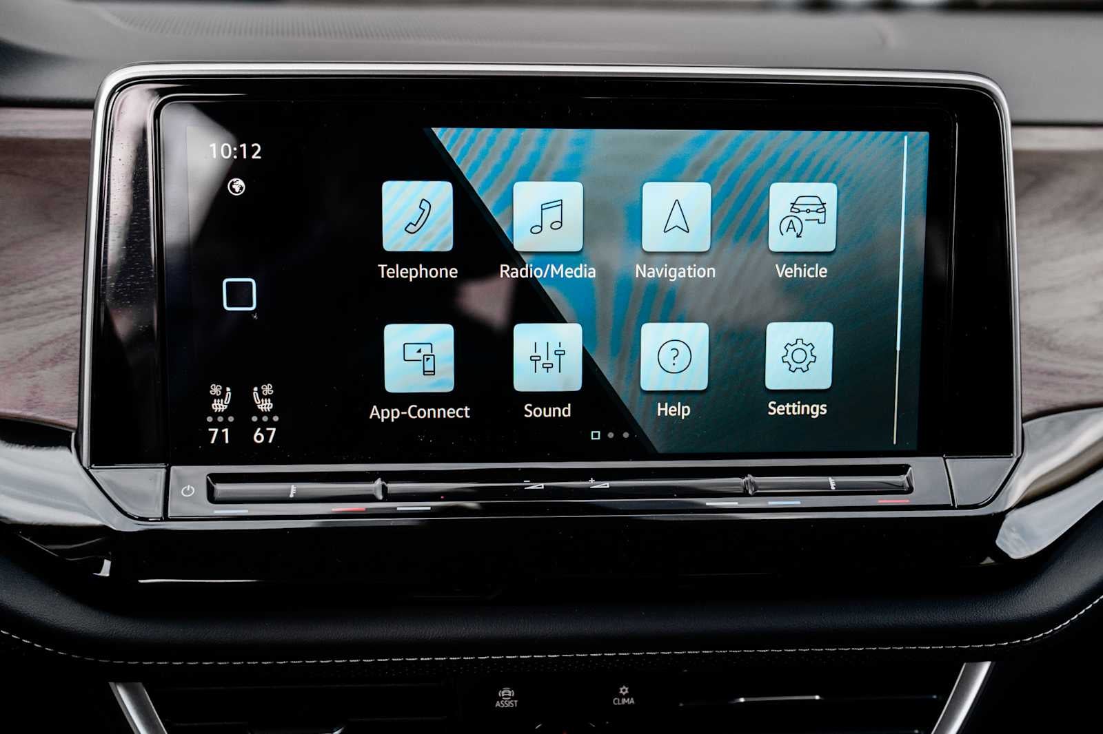 2025 Volkswagen Atlas 2.0T SE w/Technology