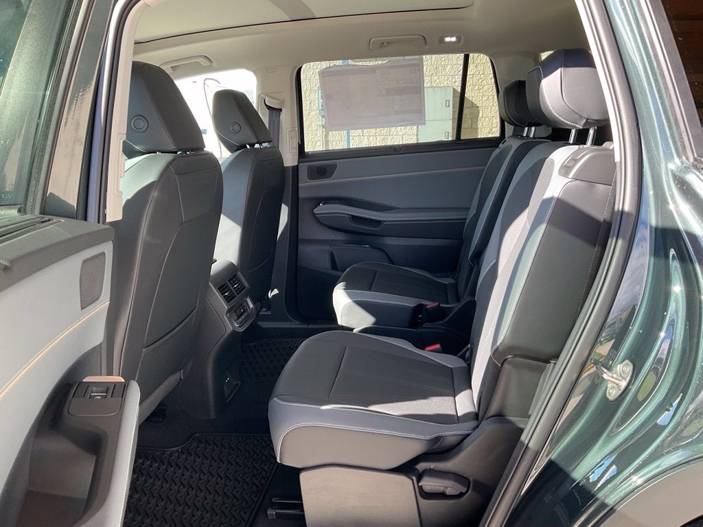 2027 Volkswagen Atlas 2.0T SE w/ Technology