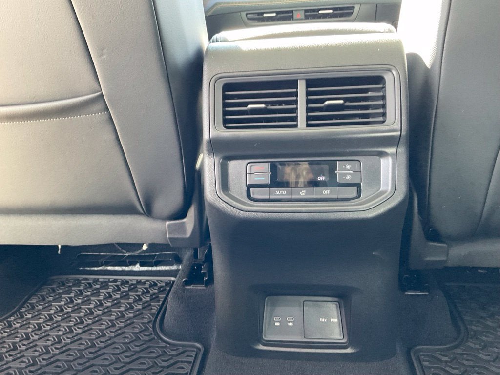 2027 Volkswagen Atlas 2.0T SE w/ Technology