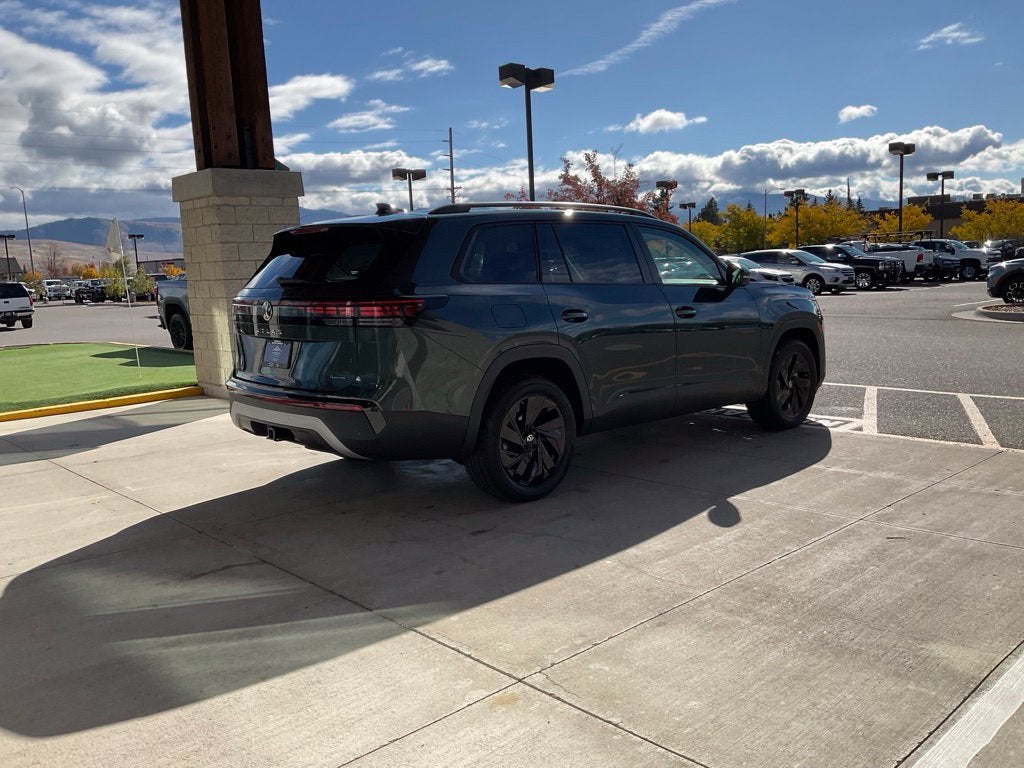 2027 Volkswagen Atlas 2.0T SE w/ Technology