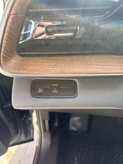 2027 Volkswagen Atlas SE w/Technology