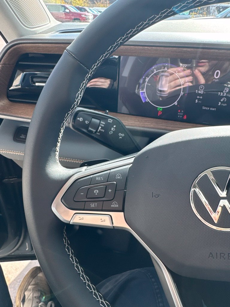 2027 Volkswagen Atlas SE w/Technology