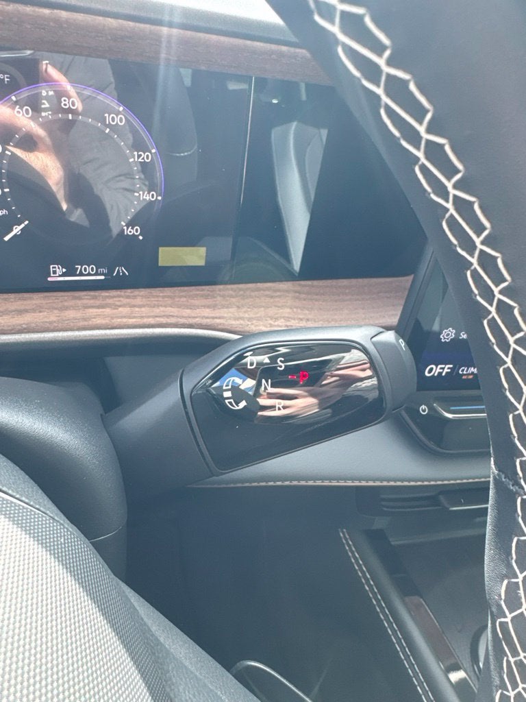 2027 Volkswagen Atlas SE w/Technology