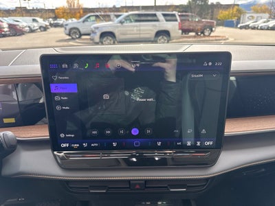 2027 Volkswagen Atlas SE w/Technology